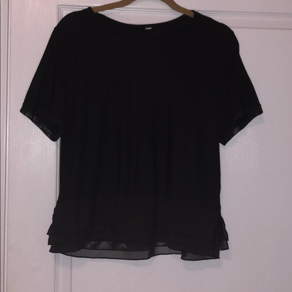 LULULEMON BLACK SHIRT! SIZE 10